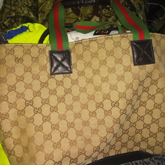 Gucci Handbags - Gucci Purse